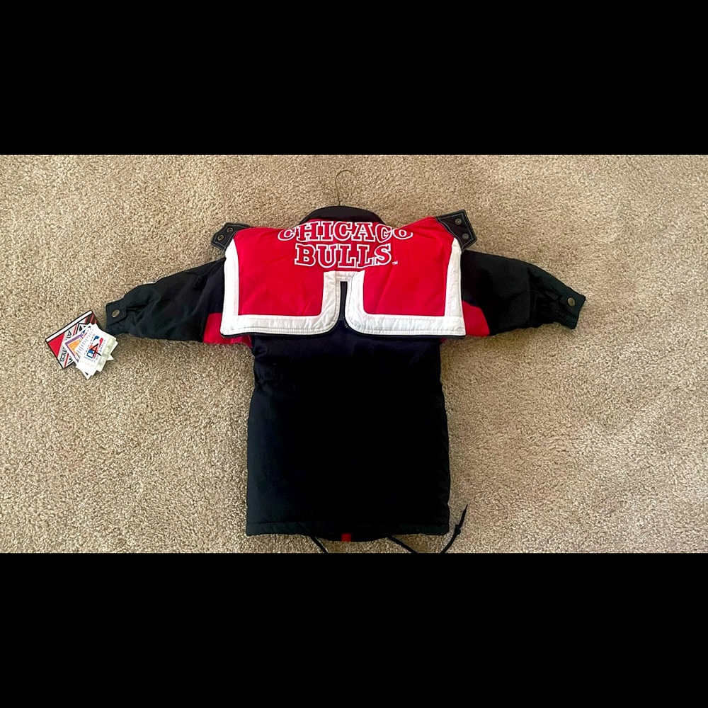 Chicago bulls jacket with zipper hood